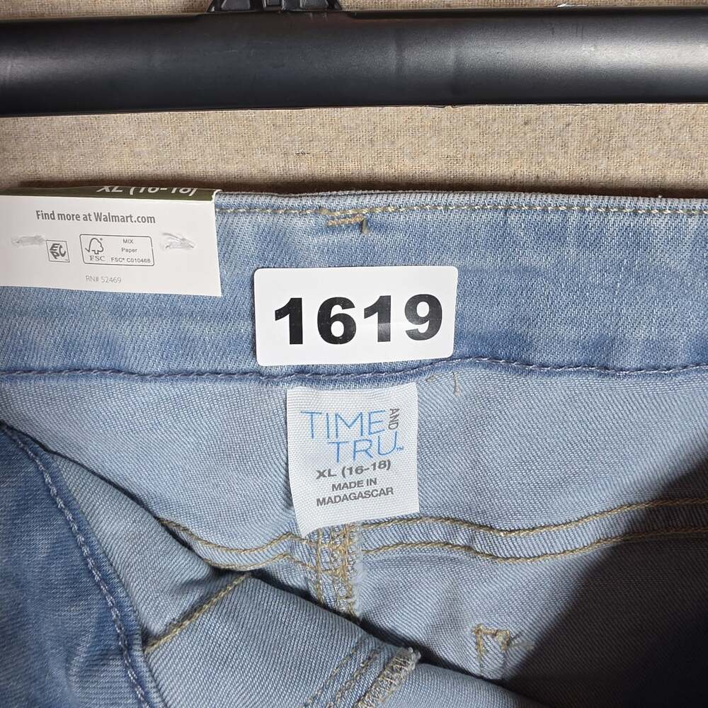 Time and Tru High Rise Straight Leg Denim Jeggings XL (16-18) stretch light wash - Picture 2 of 10